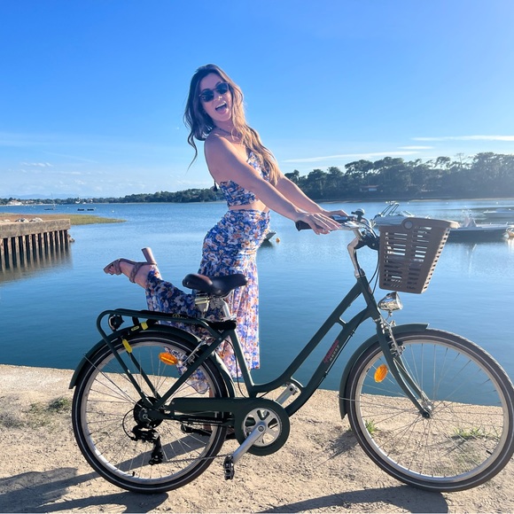 Meet your Posher, Emily - Picture 6 of 6